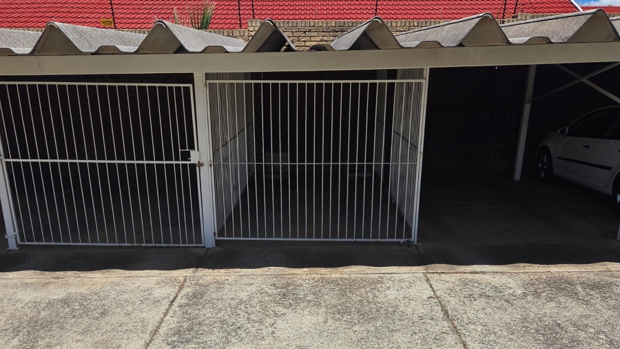 1 Bedroom Property for Sale in Miederpark North West